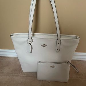 Coach pocketbook and wallet